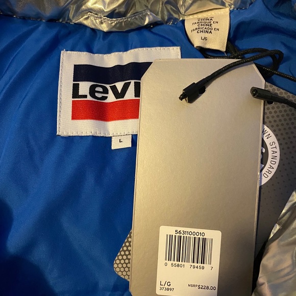 Levi’s Puffer Jacket BNWT - Picture 4 of 4